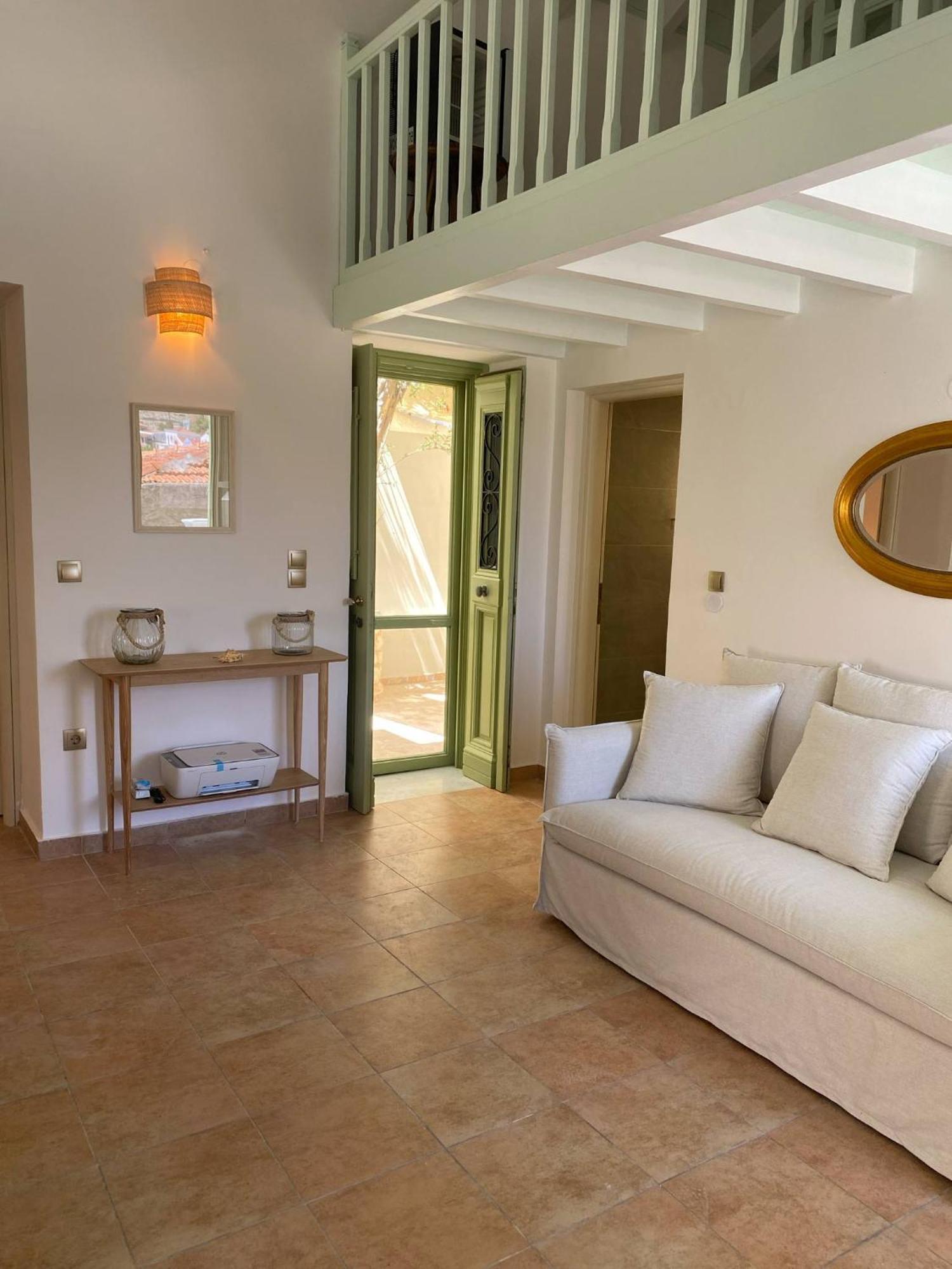 Villa Theoni Chalki Town Eksteriør bilde